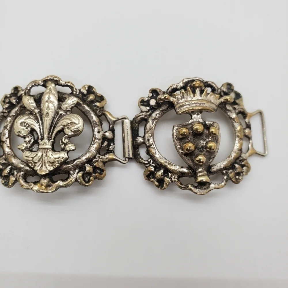 Vintage Bracelet with Cherub and Fleur De Lis - Picture 3 of 6